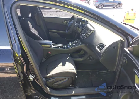 2015 Chrysler 200 Limited z USA, uszkodzony, nr VIN 1C3CCCAB0FN608221